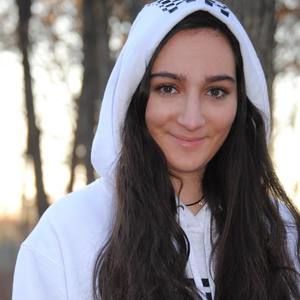 Meet your Posher, Dana